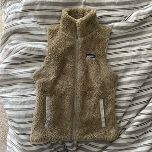 Women’s small Patagonia Los Gatos vest in beige